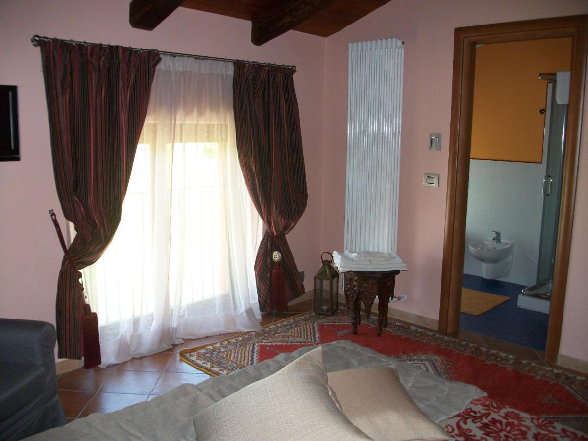 La Corte Di Langa Guest House Albaretto della Torre Room photo